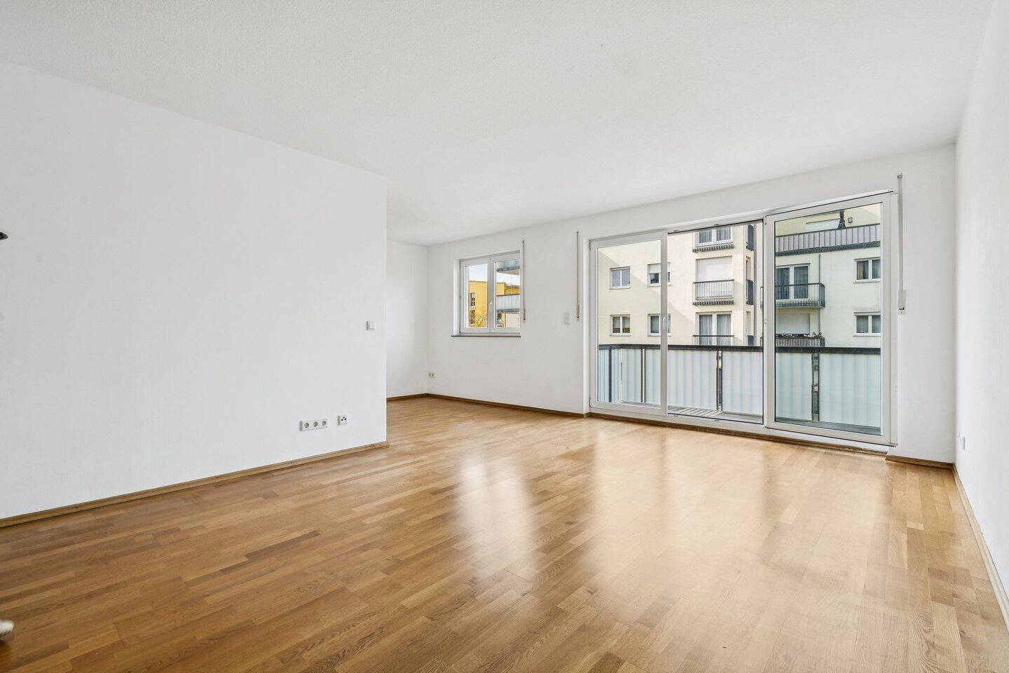 Wohnen auf zwei Ebenen – Maisonettewohnung mit Balkon in der Parkstadt Schwabing, 80807 München (Milbertshofen-Am Hart Schwabing-Freimann)