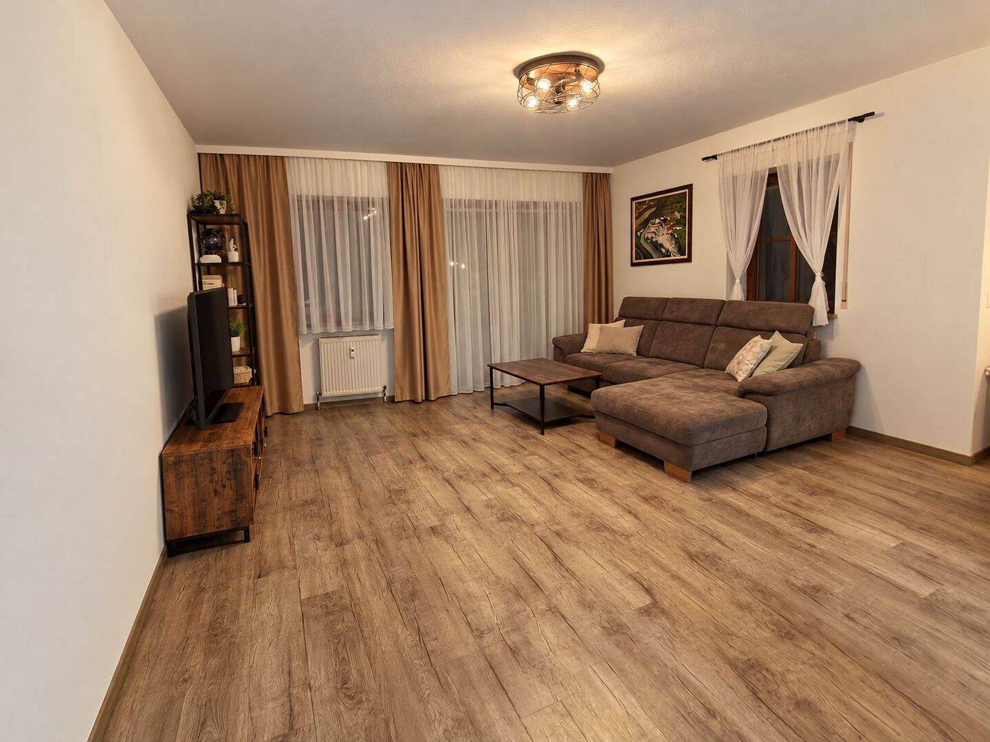 3 Zimmer im Erdgeschoss – Süd-West-Terrasse, Balkon, Küche und Garage inklusive, 94137 Bayerbach