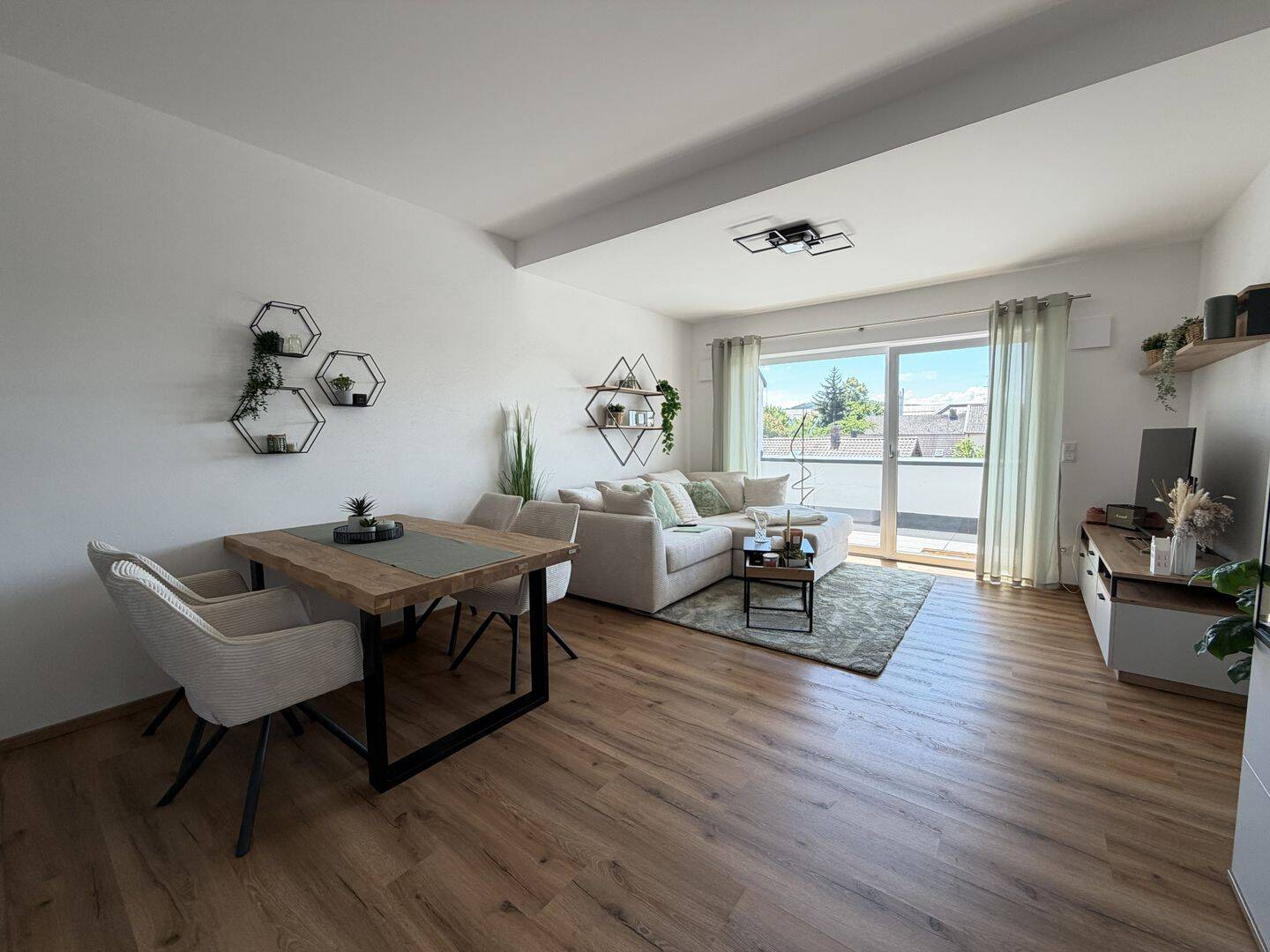 2-Zimmer Wohnung mit Balkon, 94469 Deggendorf