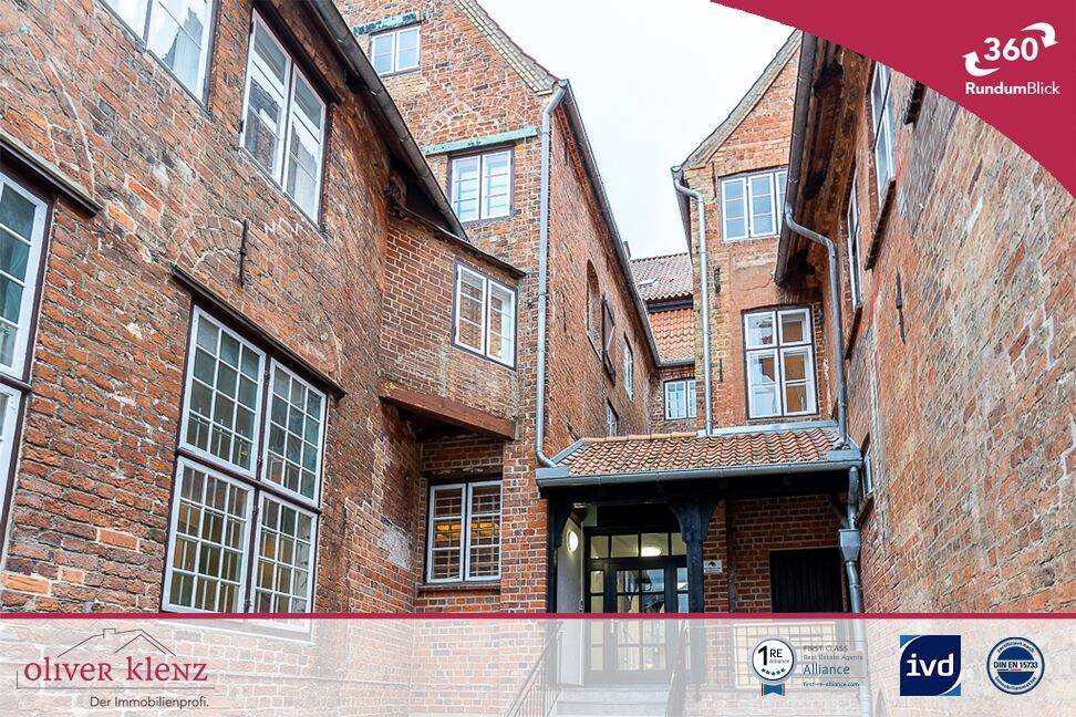Moderner Altbaucharme mit viel Platz – hochwertig sanierte Wohnung direkt am Holm., 24937 Flensburg