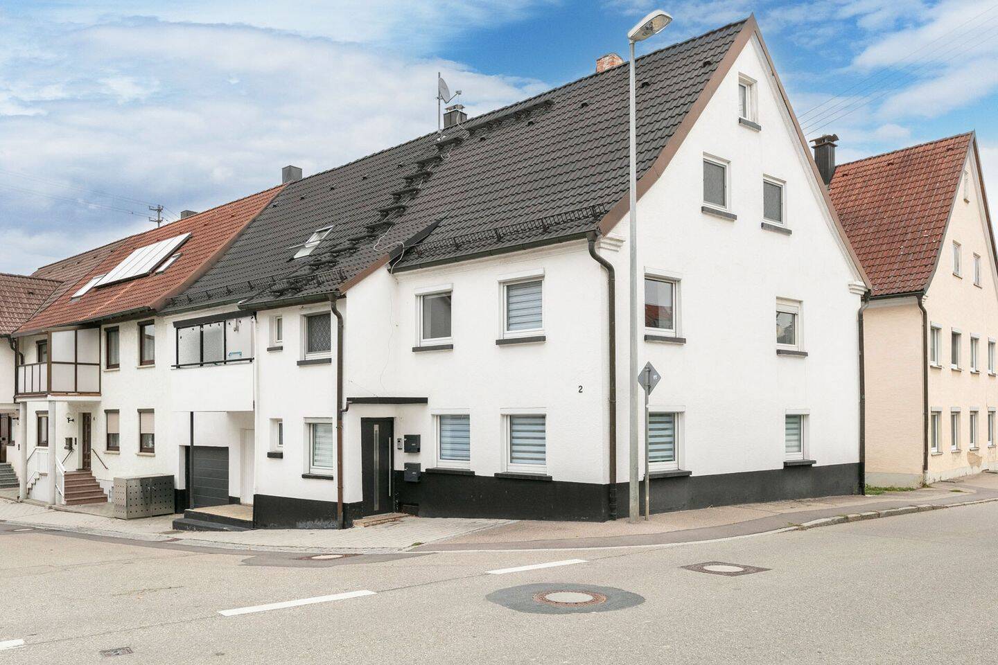 – Wohnen und Vermieten unter einem Dach – EFH mit ELW in Langenau / Albeck, 89129 Langenau