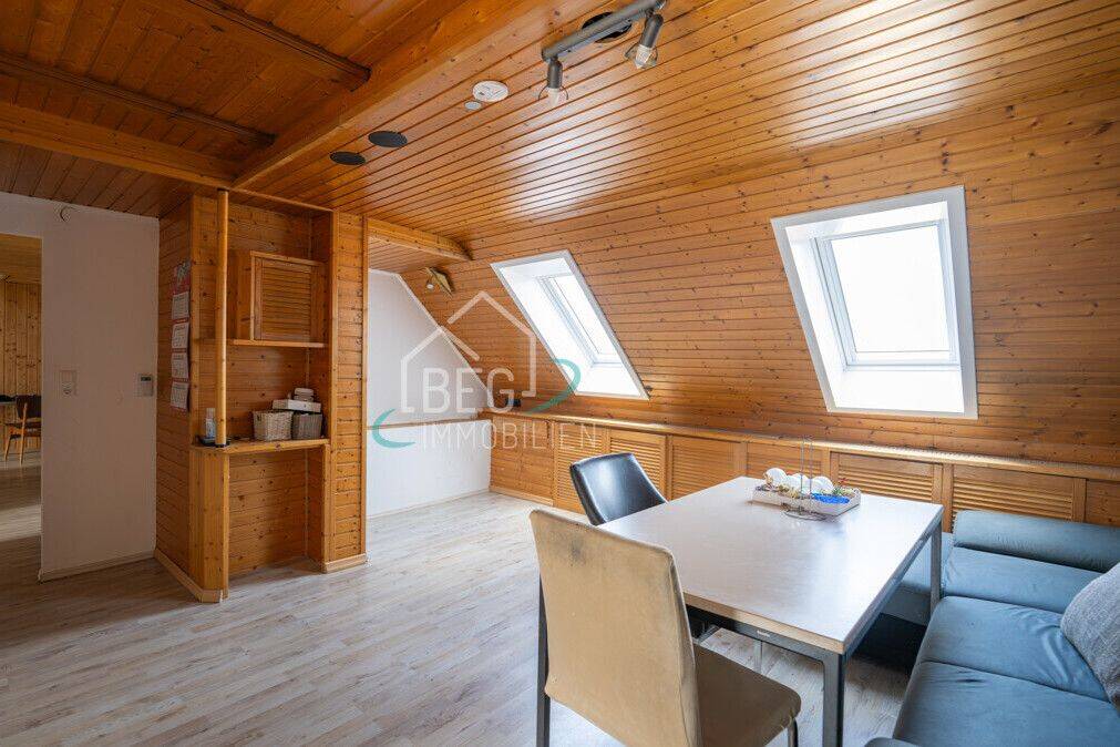Viel Platz zum Wohlfühlen – großzügige 4-Zimmer-Dachgeschosswohnung!, 71540 Murrhardt