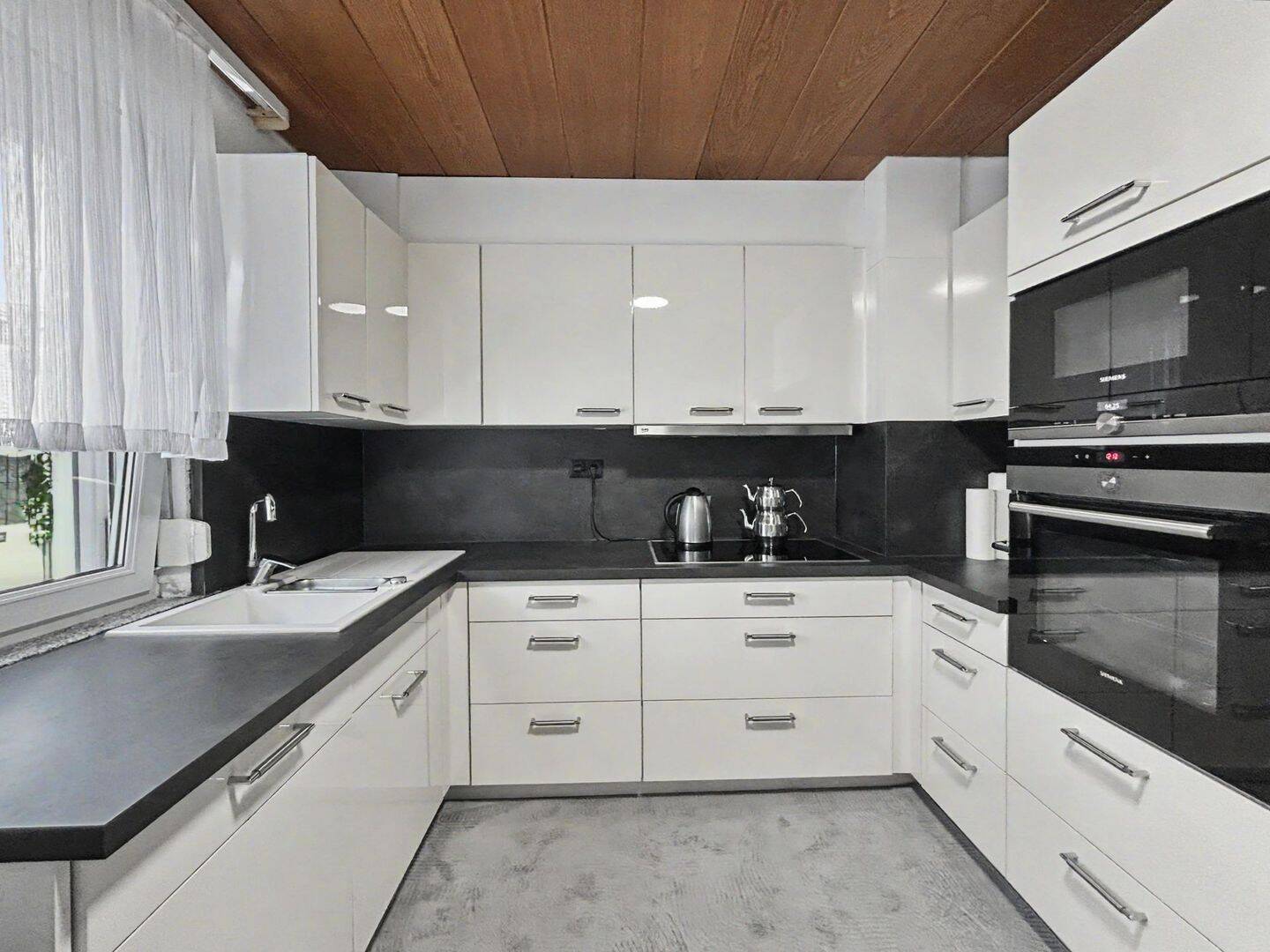 Mitten in Brackenheim zuhause: Charmantes Einfamilienhaus mit modernisiertem Wohnkomfort!, 74336 Brackenheim