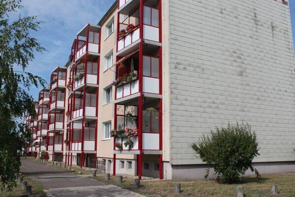 Möbel rein, glücklich sein – 3-Raum Wohnung mit Balkon!, 39576 Stendal