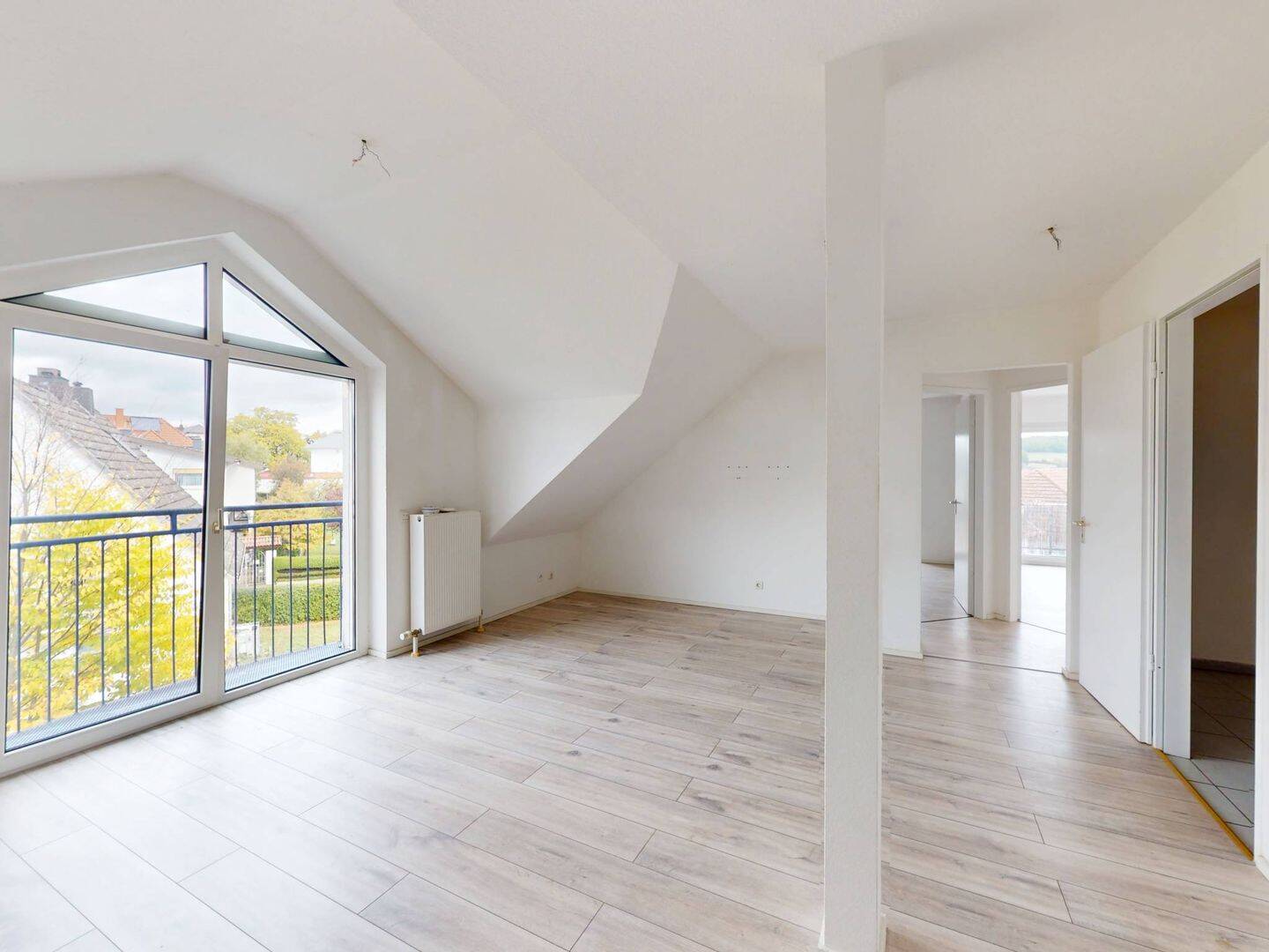 Toll geschnittene 3-Zi.-Whg. mit BALKON und viel Platz zur freien Entfaltung, 35075 Gladenbach