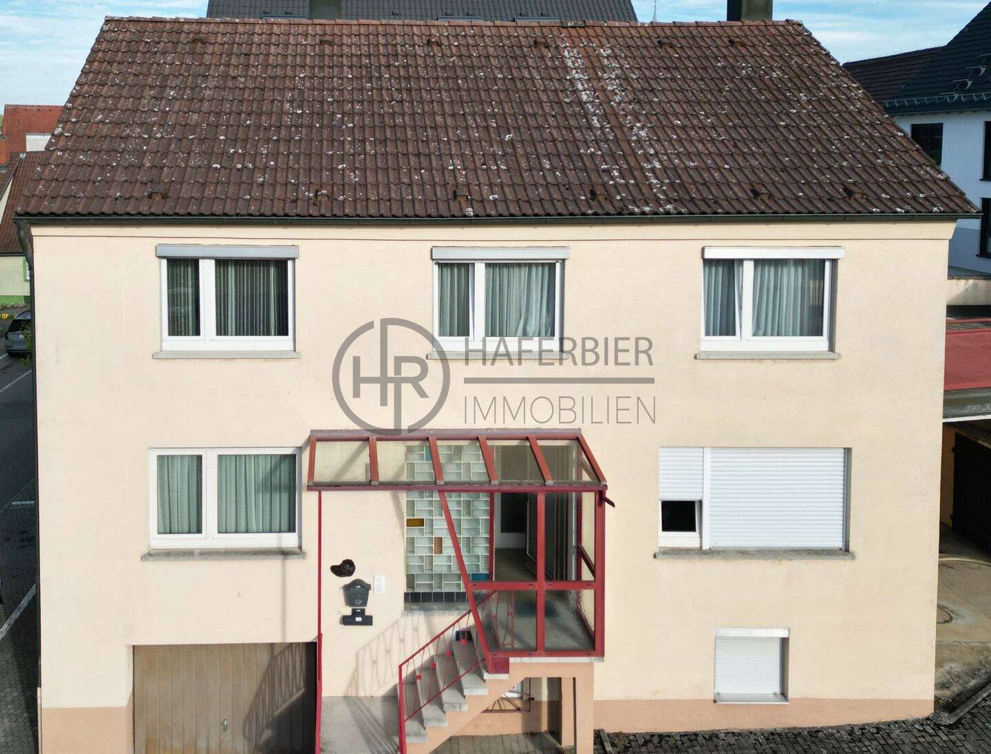 Provisionsfrei! Gepflegtes 7-Zi.-Einfamilienhaus mit großem Garten & 3 Garagen, 74257 Untereisesheim