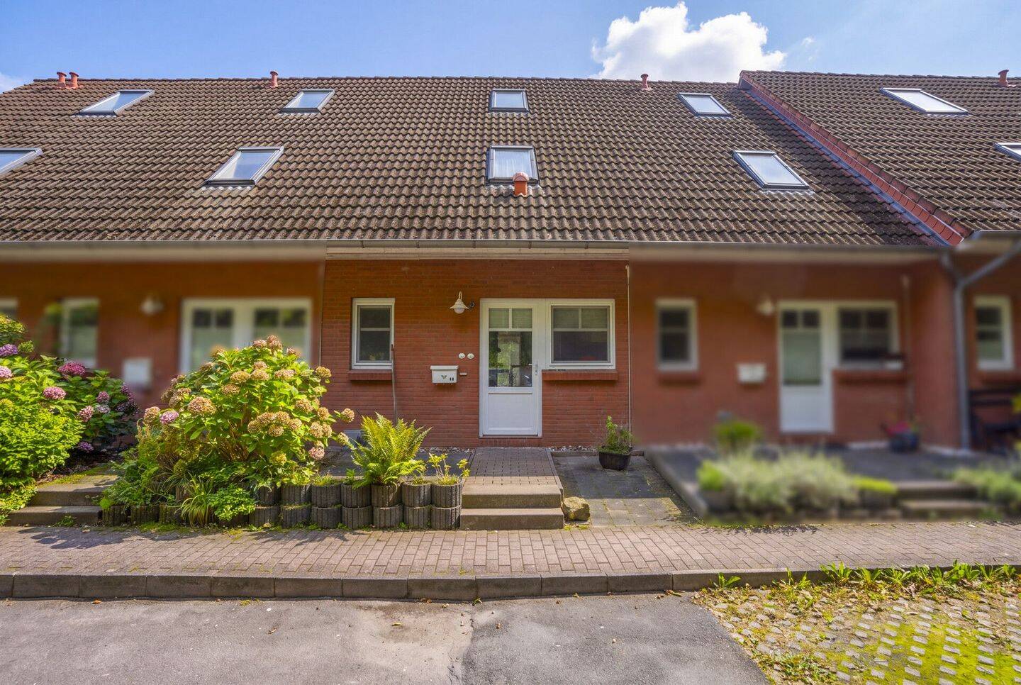 Wees! Vermietetes RMH mit ca. 68 m² Wohn-/Nutzfläche und optimaler Raumaufteilung!, 24999 Wees