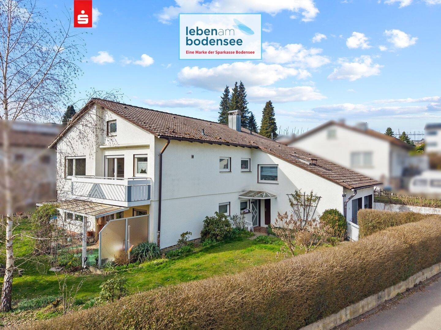 Einfamilienhaus mit Einliegerwohnung, Balkon, Garten und 2 Garagen auf großem Grundstück, 88069 Tettnang