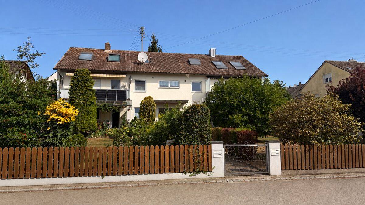 Zwei Wohnwelten unter einem Dach – raffiniert wohnen in Friedberg, 86316 Friedberg