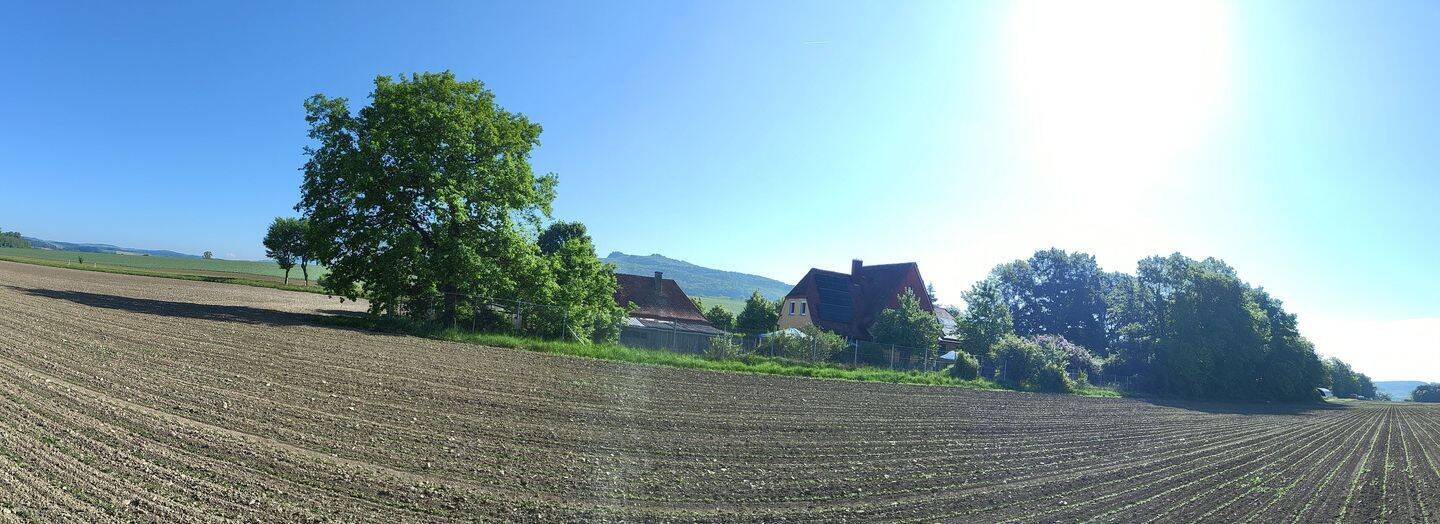 Großzügiges Anwesen mit 2000 m2 Grundstück Für Naturliebhaber oder Tierhaltung, 78247 Hilzingen