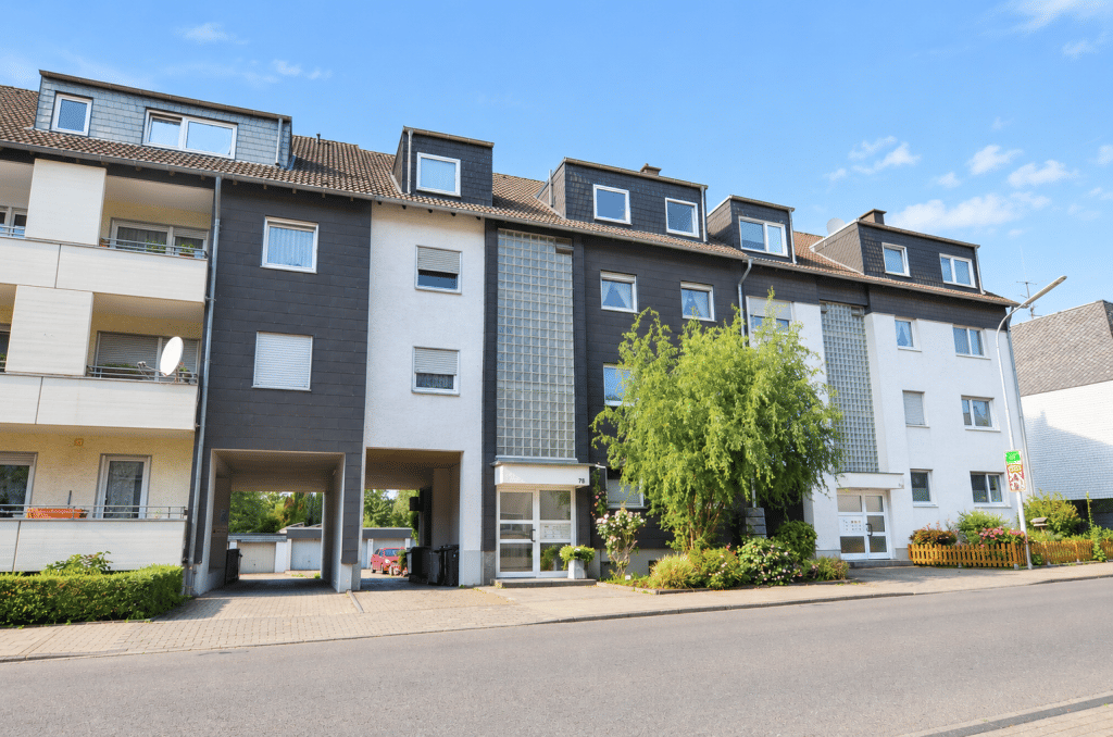 Großzügige ca. 82 qm Wohlfühlfläche: 3-Zimmer-Wohnung mit Garage und beschlossenem Wärmepumpen-Konzept, 51381 Leverkusen (Bergisch Neukirchen Lützenkirchen Quettingen)