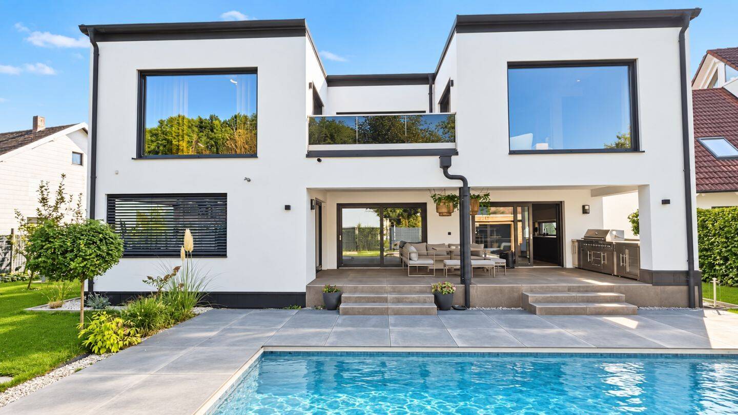 Moderne Bauhaus-Villa mit Einliegerwohnung und Pool für höchste Ansprüche in Haag a.d. Amper, 85410 Haag a.d. Amper (Haag)