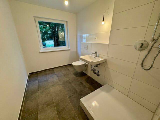 Frisch sanierte 2 Zimmer Wohnung sucht Sie!, 28309 Bremen (Hemelingen Sebaldsbrück)