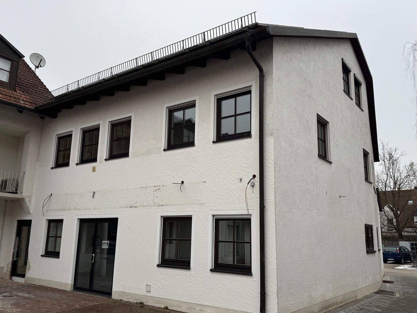 Neuwertige 2-Zi.-DG-Wohnung im Ortszentum von Neufahrn (S1), 85375 Neufahrn b. Freising