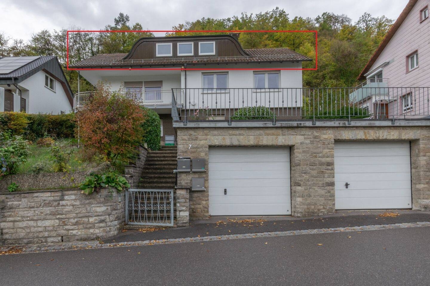 2-Zimmer-Dachgeschosswohnung in Niedernhall mit tollem Ausblick und Gartenanteil, 74676 Niedernhall