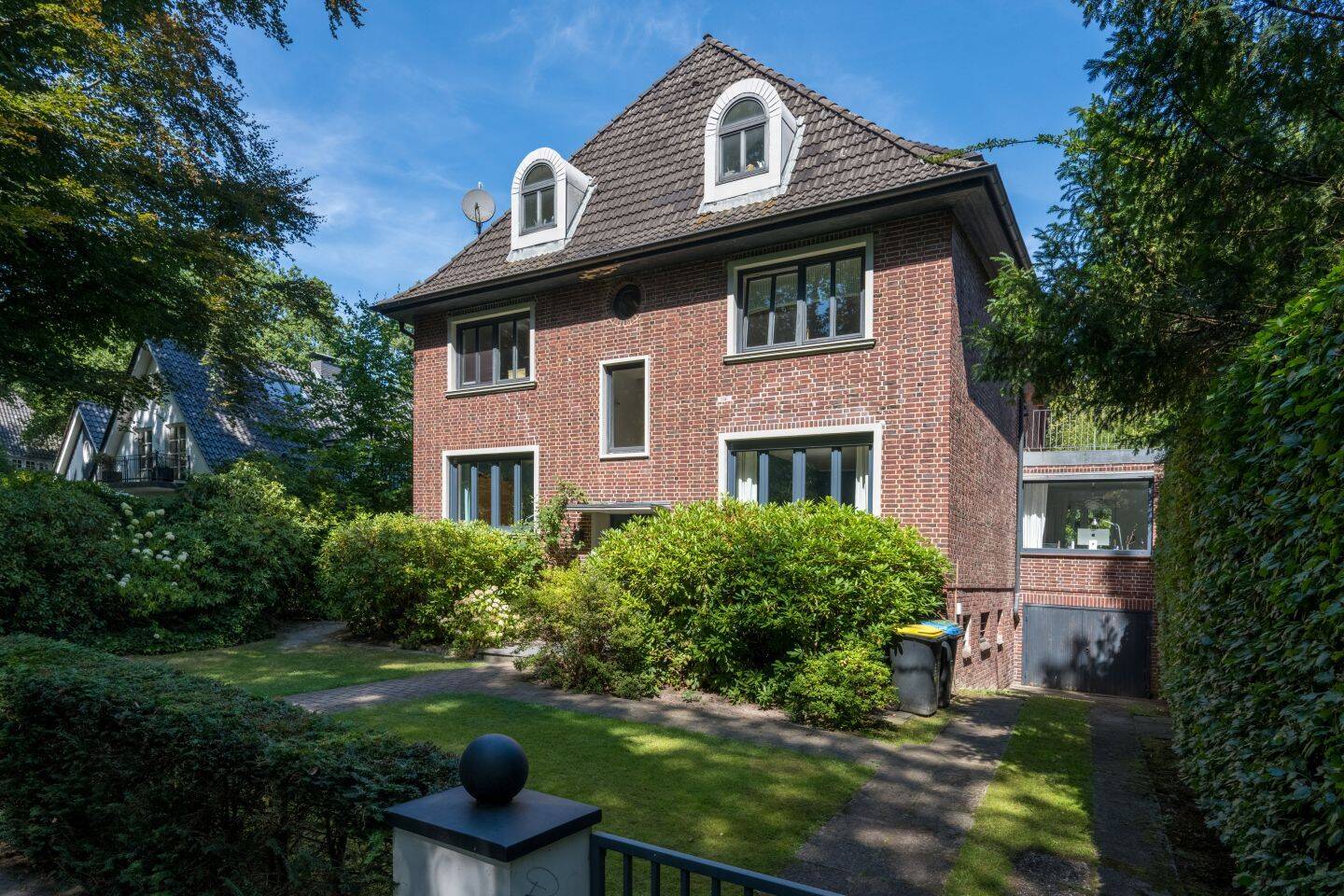 Nienstedten: Altbaucharme auf ca. 121 m² mit vier Zimmern und Terrasse, 22609 Hamburg (Altona Groß Flottbek Nienstedten Osdorf Othmarschen)