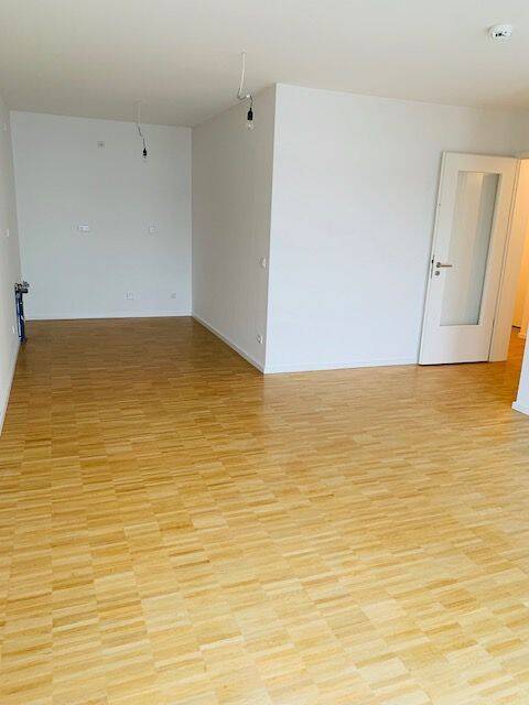 Große 2-Zimmer Wohnung mit Balkon und Ankleide in zentraler Lage, 90489 Nürnberg (Gärten bei Wöhrd Rennweg Veilhof Wöhrd)