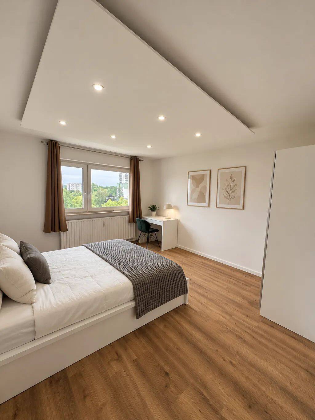 MUC-Bogenhausen: Möbliertes WG-Zimmer (16 m²) in modernisierter 4er-WG, 81927 München (Bogenhausen)