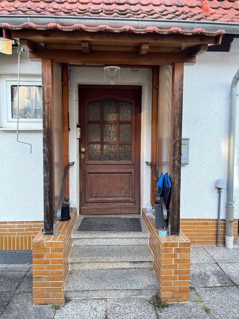 Ein Haus voller Möglichkeiten
Doppelhaushälfte in ruhiger Lage, 37284 Waldkappel