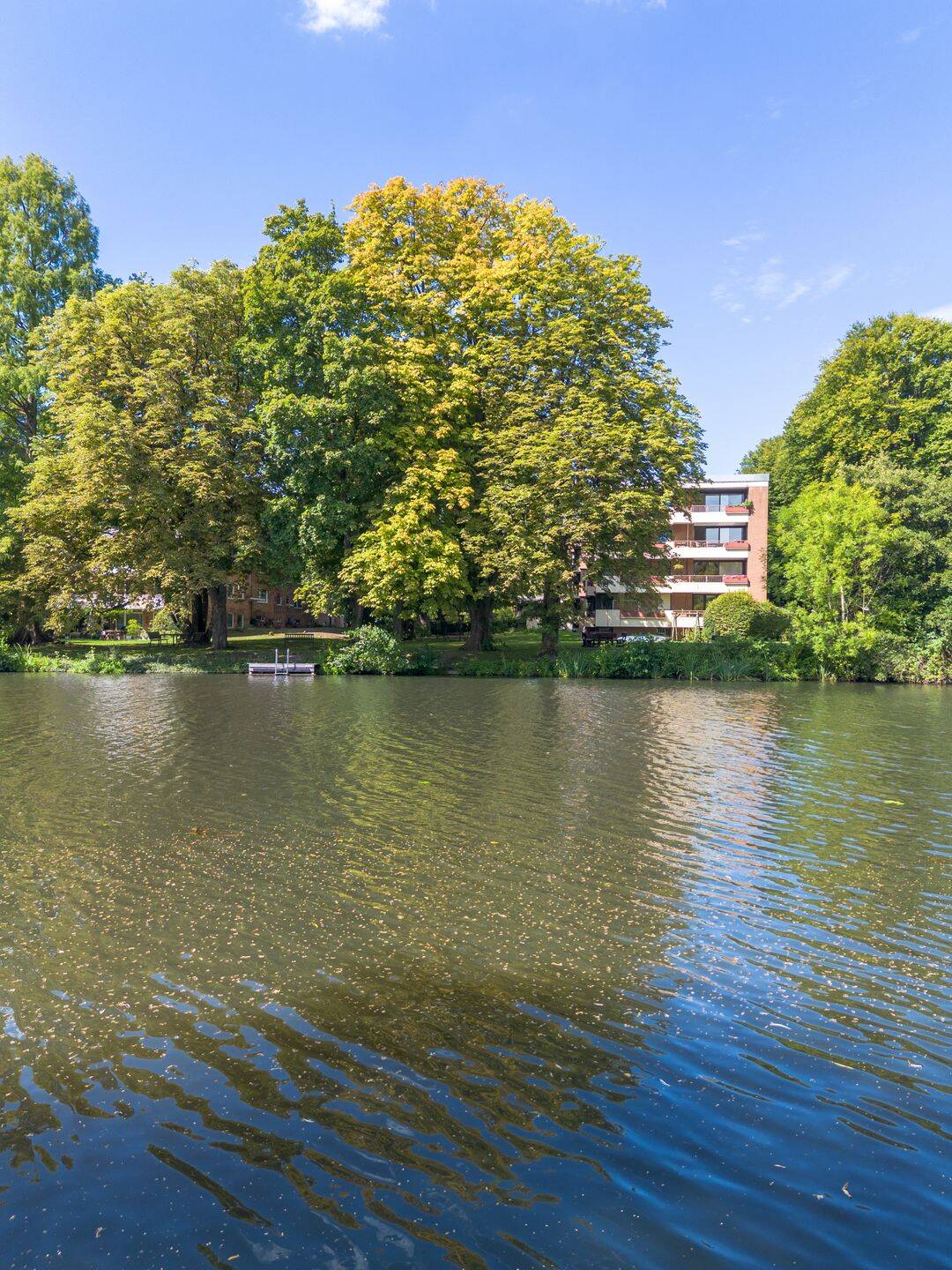 Alsterbootsanleger und dann noch Sonnenwohnung dazu – provisionsfrei, 22297 Hamburg (Hamburg-Nord Alsterdorf Barmbek-Nord Groß Borstel Winterhude)