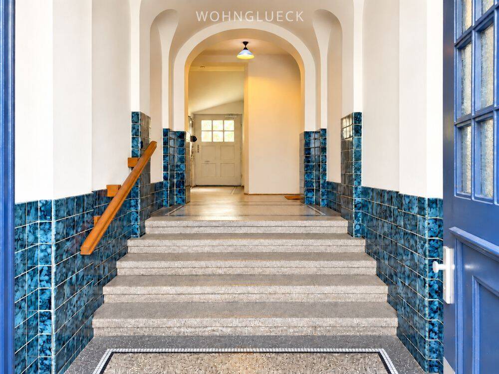 DACHGESCHOSSJUWEL MIT WEITBLICK ÜBER AUGSBURG, 86152 Augsburg (Innenstadt)