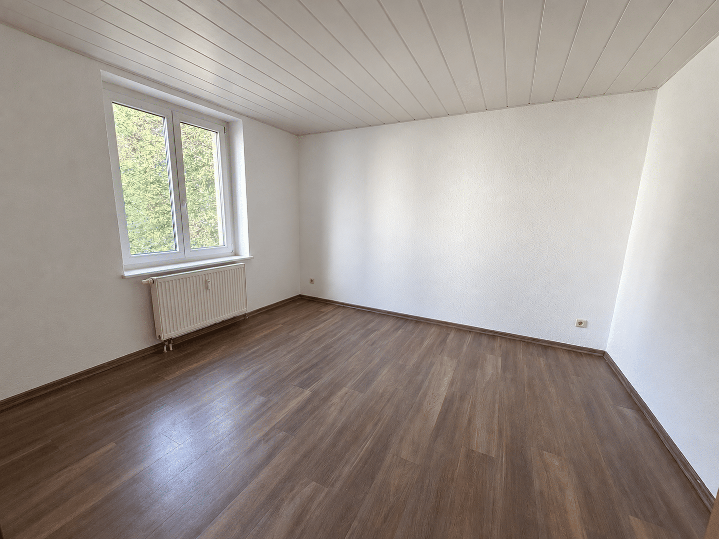 Moderne Wohnung mit 2 Zimmern und hervorragender Lage in Zeitz, 6712 Zeitz