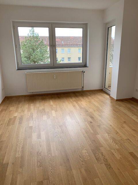 Helle 1-Zimmer-Wohnung mit Balkon in St. Leonhard, 90439 Nürnberg (Großreuth bei Schweinau Schweinau Sankt Leonhard Sündersbühl)