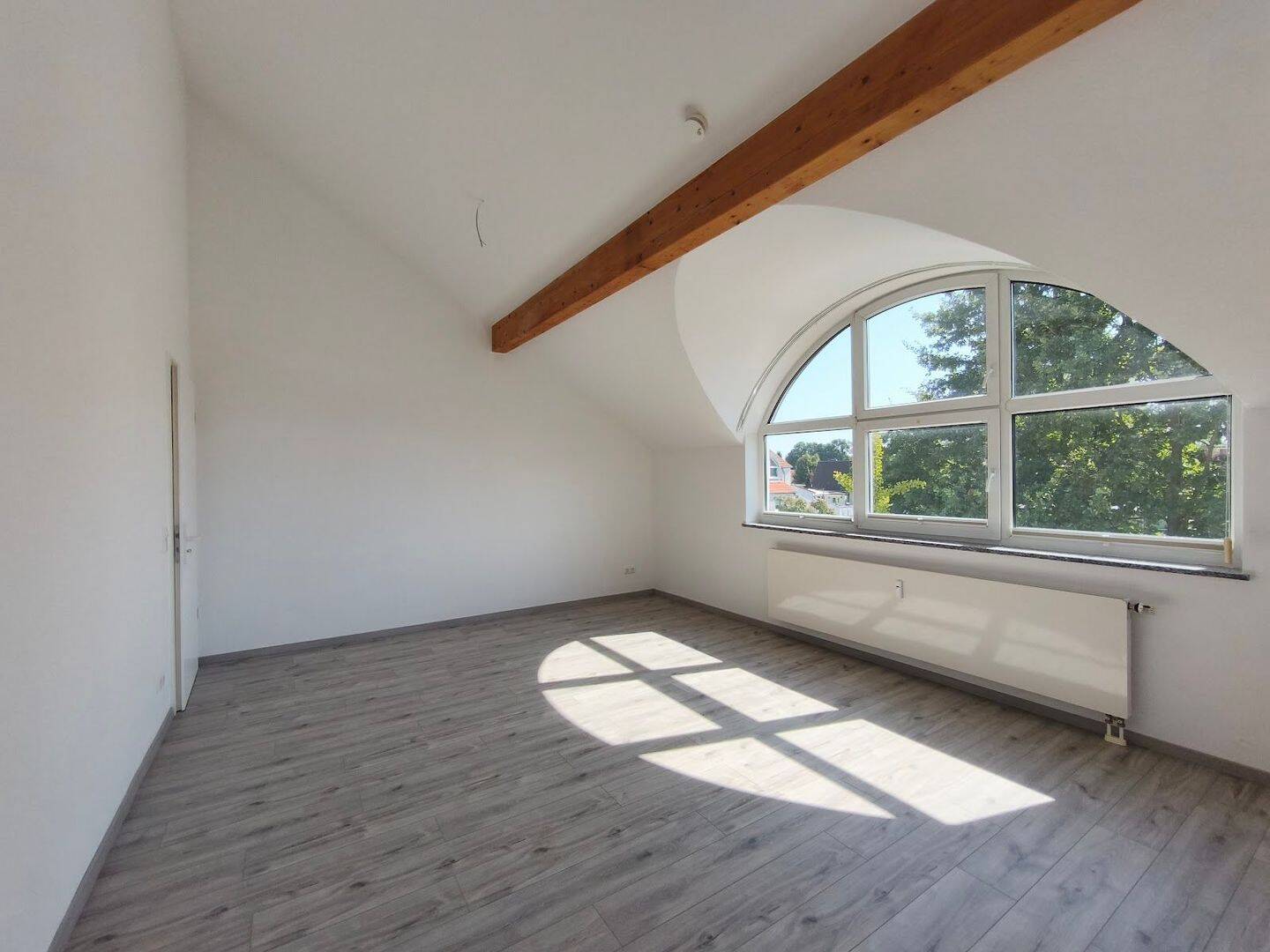 SONNIGE TERRASSE sucht NEUE MIETER, 6749 Bitterfeld-Wolfen