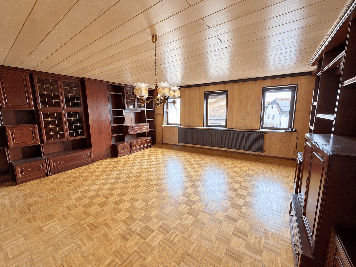 3-Zimmer-Wohnung über 2 Etagen – mit Dachstudio & Balkon in Dietzenbach., 63128 Dietzenbach