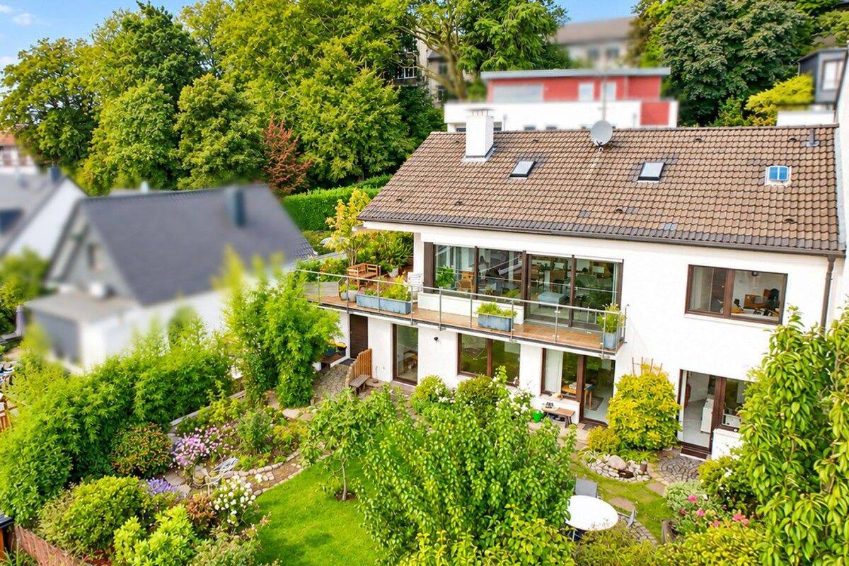 Panoramablick über Kettwig! Komfortables, bestens gepflegtes Zuhause mit schönem Garten & Garage, 45219 Essen (Kettwig)
