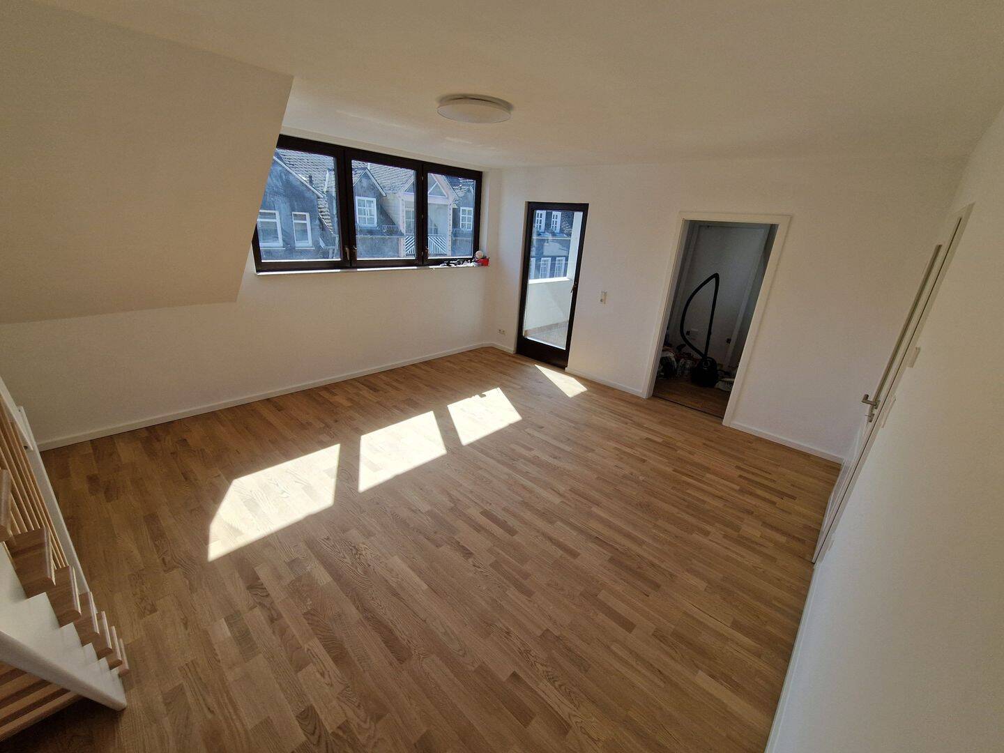 Erstbezug, sanierte 3-Zimmer-Maisonette-Wohnung, 35745 Herborn