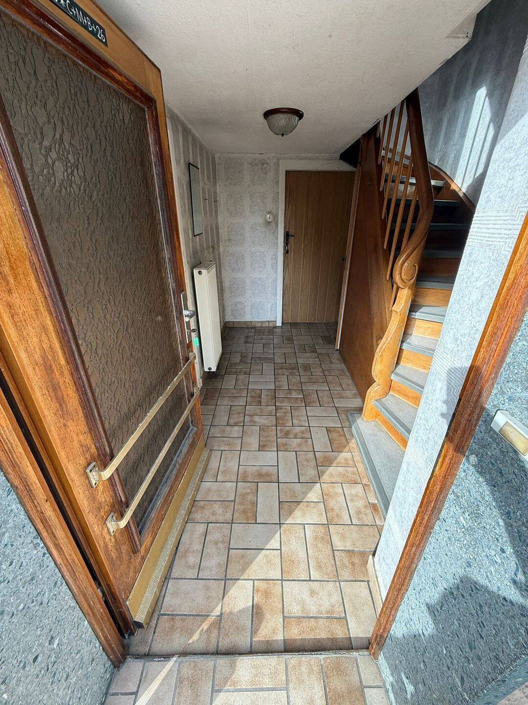 Günstige Doppelhaushälfte mit Scheune, Garagen und kleinem Garten, 88525 Dürmentingen