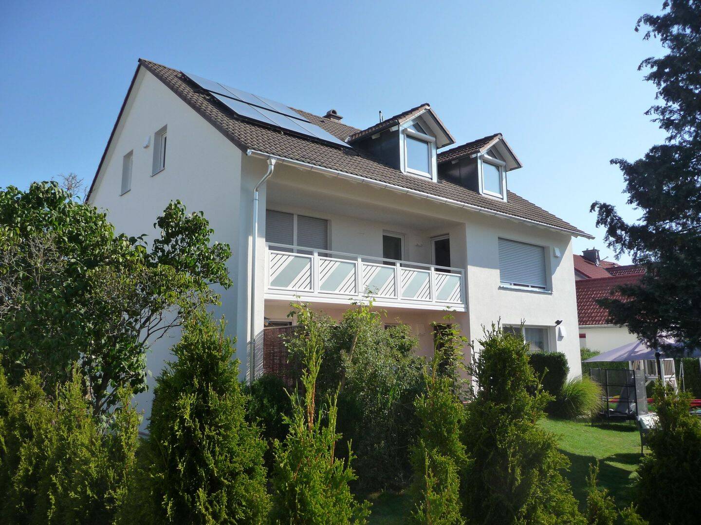 Gepflegte 3-Zi.-Whg. mit Balkon, EBK, 2 Stpl., in Zellerberg/Rieden zu vermieten, 87668 Rieden