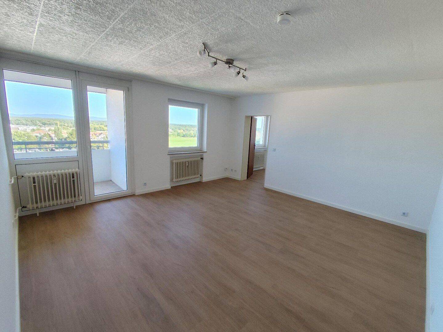 Gepflegte, teilrenovierte 2-Zimmer Wohnung mit Balkon und Küchenbereich zu vermieten, 63179 Obertshausen