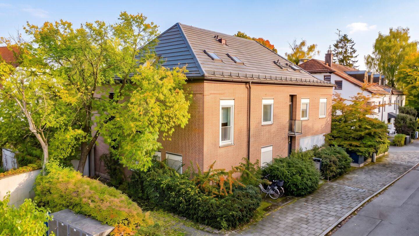 Zwei Wohnwelten unter einem Dach – ein besonderes Angebot im Wohnungspaket in Gern / Nymphenburg, 80638 München (Moosach Neuhausen-Nymphenburg)