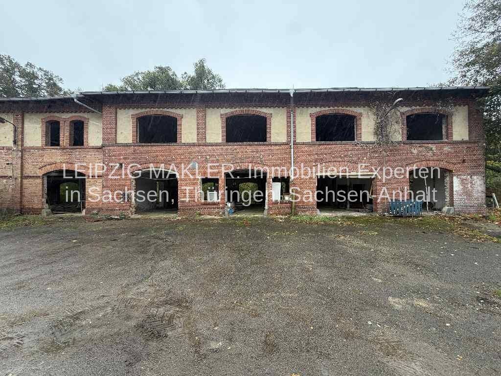 Ihr Traum vom Eigenheim: Einfamilienhaus mit Terrasse, Garage und Raum für Ihre eigenen Ideen, 6618 Naumburg (Saale)