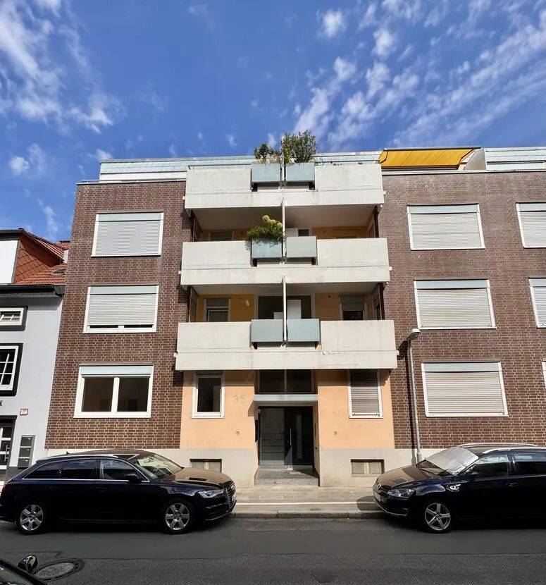 Renovierte 3-Zimmer-Wohnung im Erdgeschoss mit Einbauküche und Keller, 67657 Kaiserslautern (Innenstadt)
