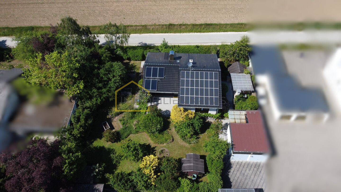 Wohnen in Traumlage am Ortsrand von Falkendorf, Modernisiertes EFH auf 936 m² Grundstück, 91086 Aurachtal