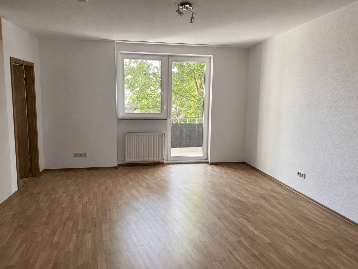 Helle Wohnung in zentraler Lage mit top Verkehrsanbindung & Lift, 90491 Nürnberg