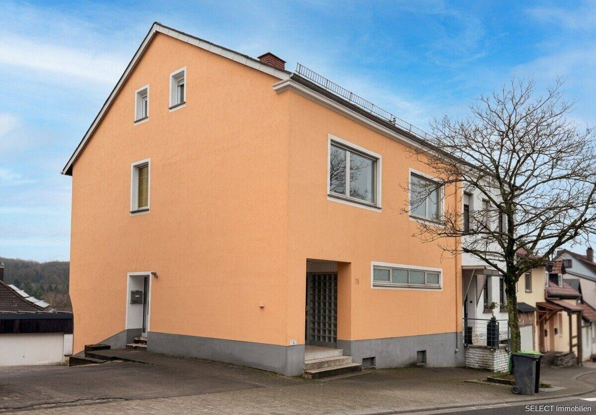 Aus Bankverwertung! Ein- Zweifamilienhaus mit Garten und Garage, 66578 Schiffweiler