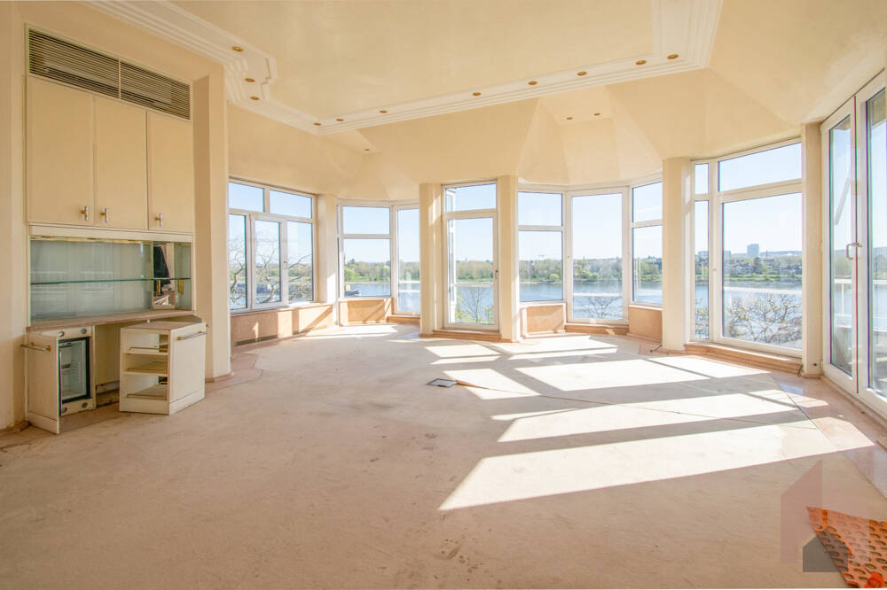 Großzügige Maisonette mit Rheinblick – Sanierungsobjekt in Toplage, 53111 Bonn (Nordstadt Zentrum Südstadt)