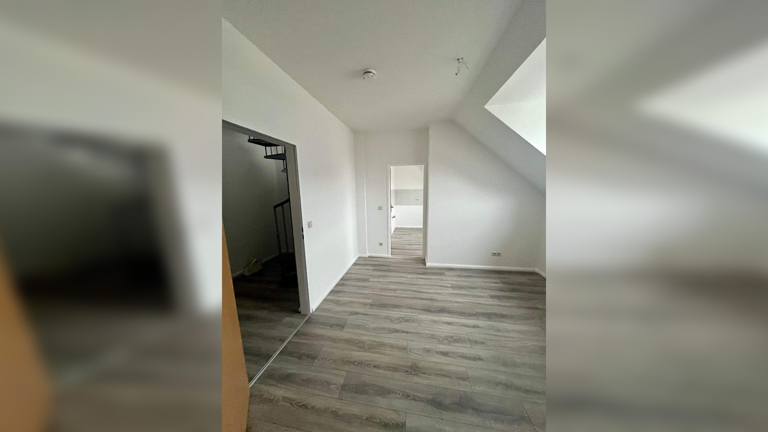 Ihre Traumwohnung! frisch renovierte 2-Raum Maisonette Wohnung – Chemnitz – Vorschaubild 3