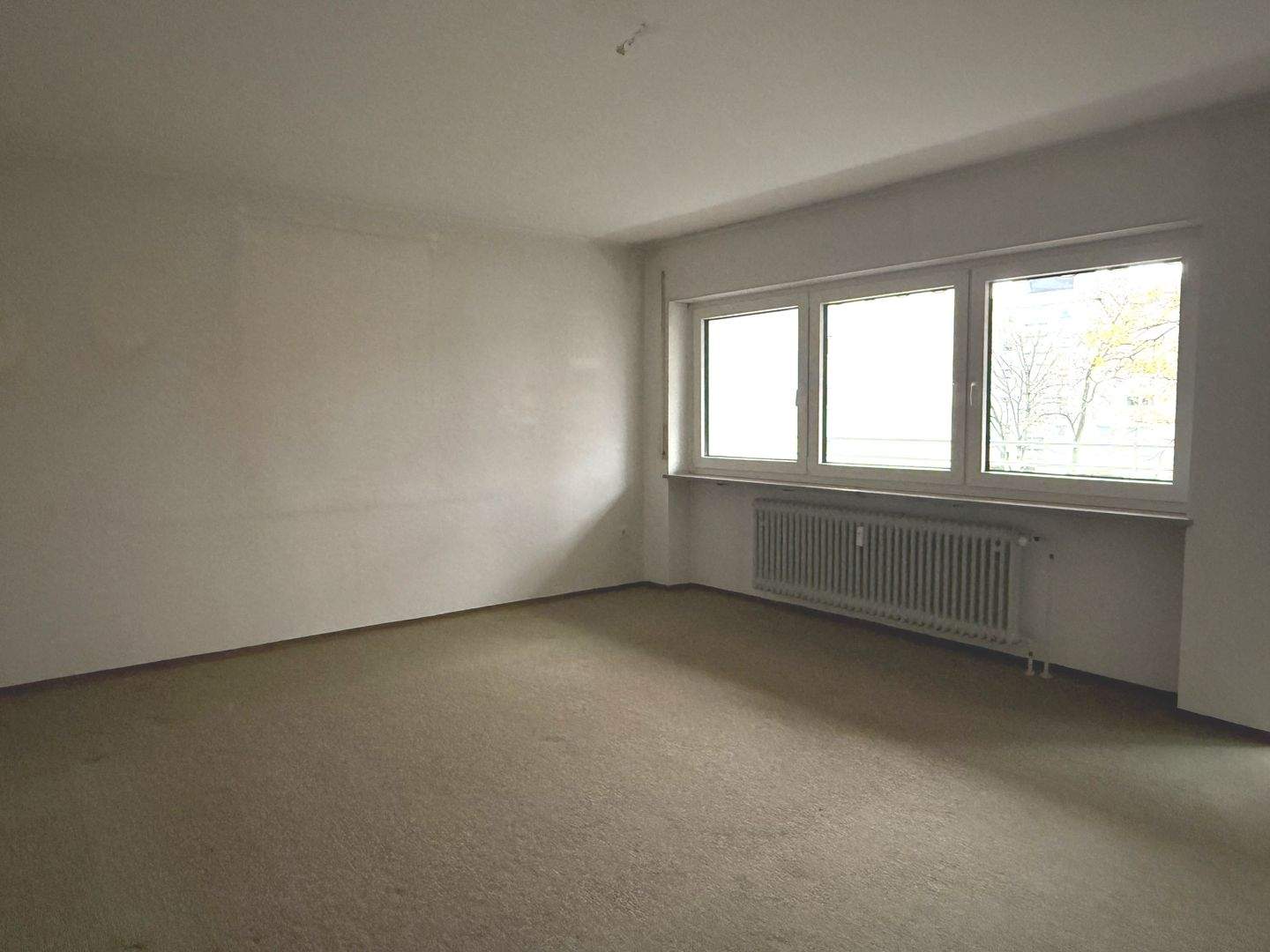 Großzügige 4-Zimmer-Wohnung mit großer West-Loggia – Nürnberg – Vorschaubild 4