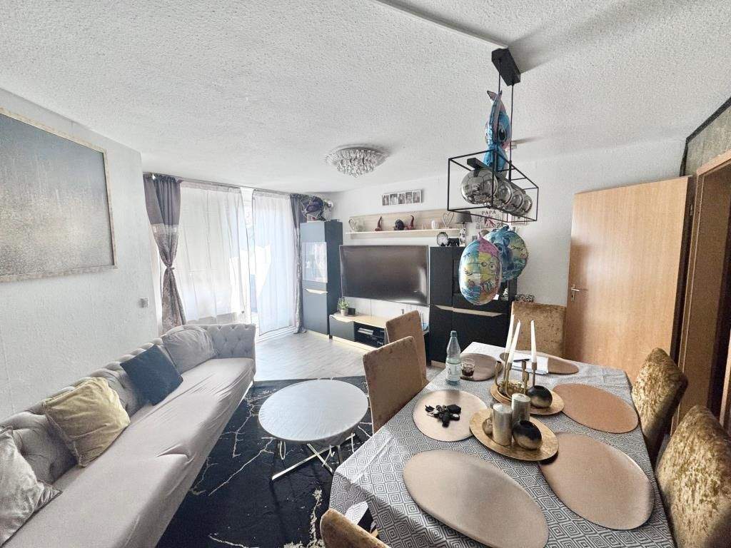 Sofort beziehbar – Geräumige 4 Zi.-Wohnung mit zwei Balkonen in Stuttgart -Hofen! – 70378 Stuttgart – Vorschaubild 3