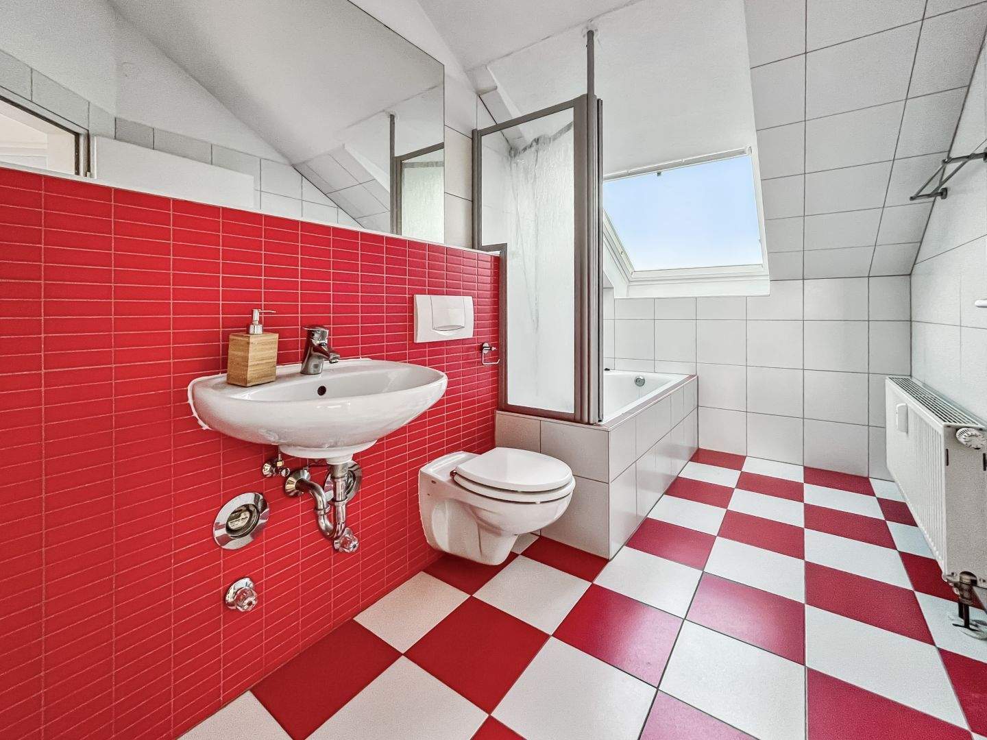 Wo Licht den Raum erfüllt – mit Blick über Dresden, bezugsfreie Dachgeschosswohnung – 1159 Dresden – Vorschaubild 7