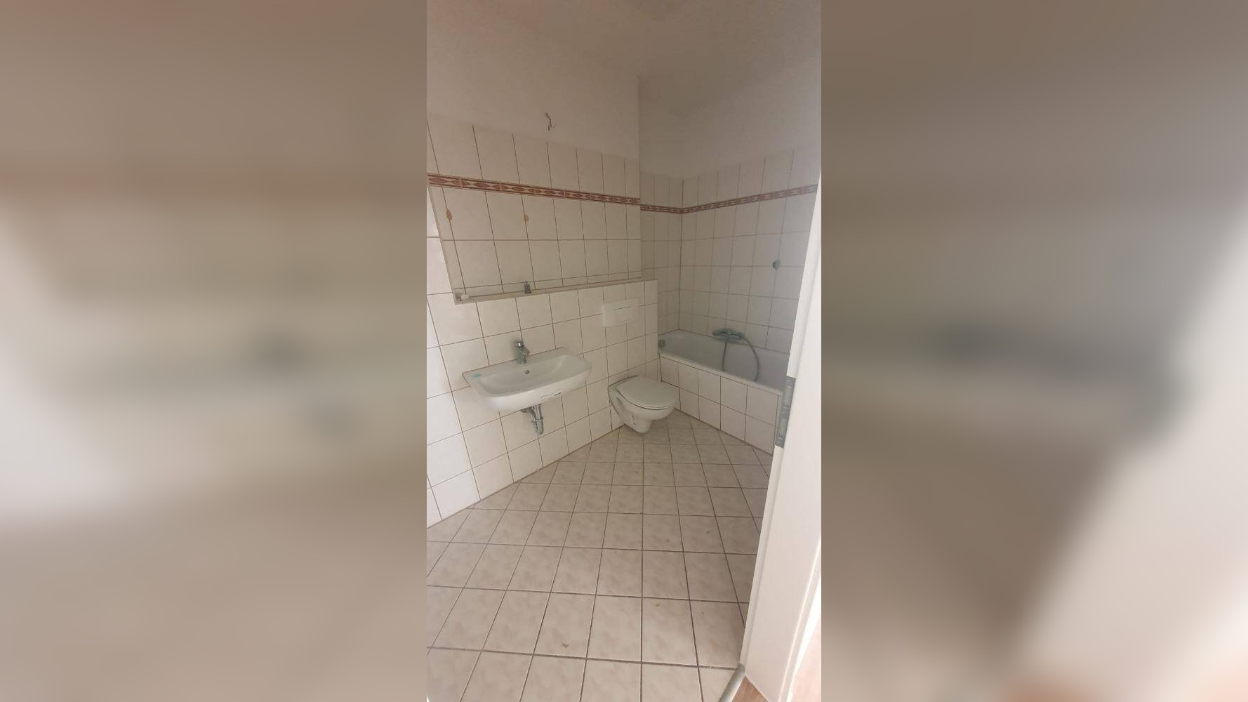 2 Zimmer zentral und frisch renoviert am Sonnenberg – Chemnitz – Vorschaubild 4