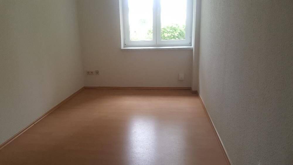 Attraktive 3-Raum-Wohnung mit Balkon mit Fußbodenheizung – Chemnitz – Vorschaubild 5