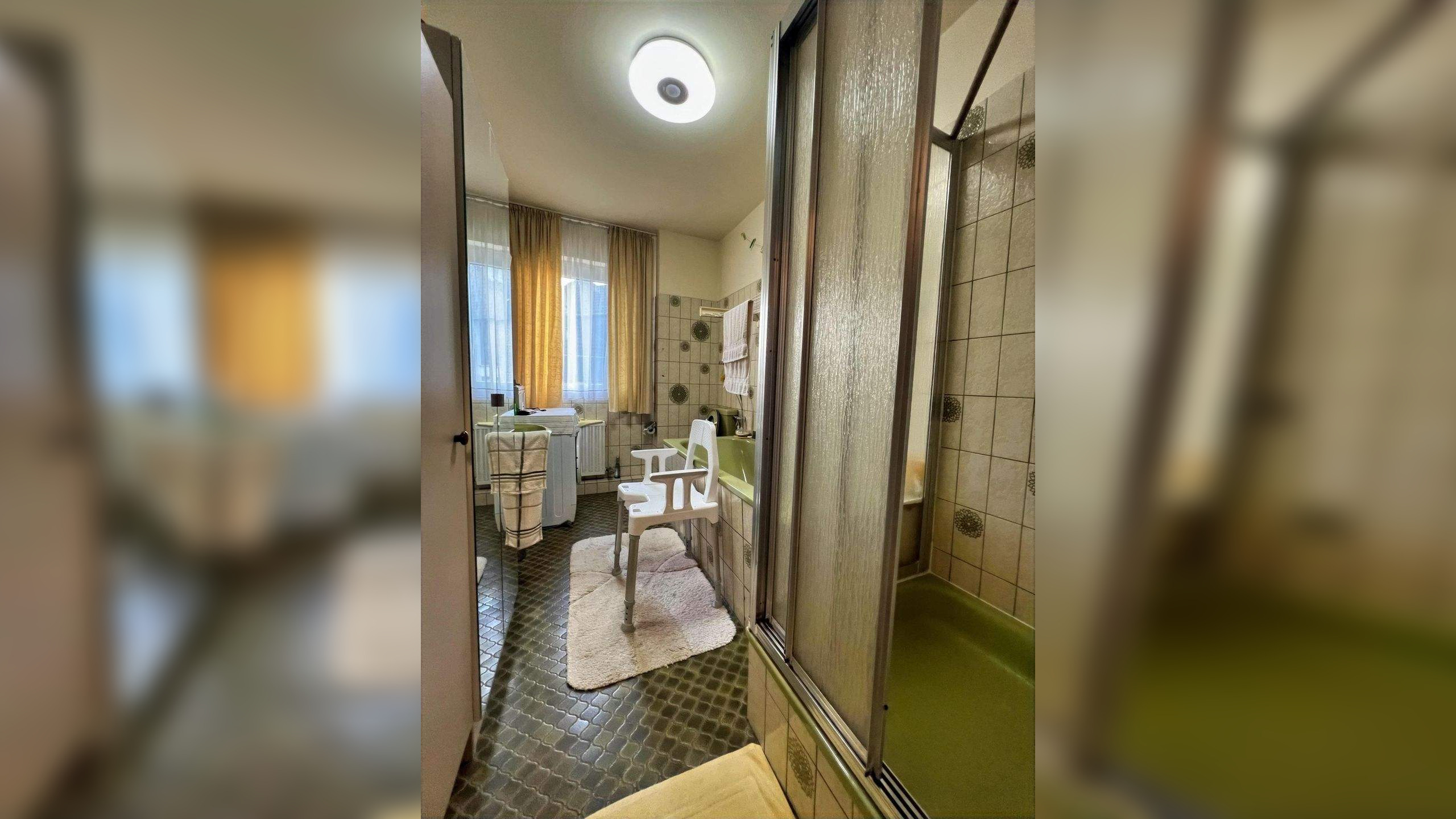 Stadtwohnung – ETW 90 m² groß, mit Balkon, Fahrstuhl und Pool – 45143 Essen – Vorschaubild 6