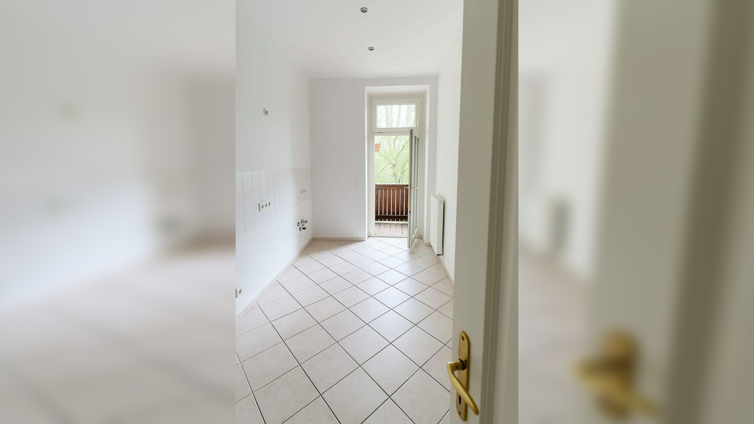 Lichtdurchflutete 3-Zimmer-Dachgeschosswohnung mit Stuck & Stil in der Südvorstadt – Leipzig – Vorschaubild 5