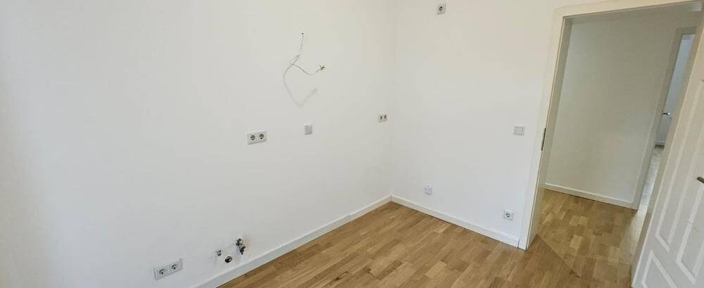 Top sanierte 4-Raum-Wohnung und Balkon – Chemnitz – Vorschaubild 5